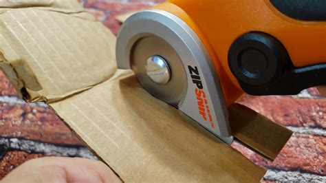 power tool for cutting cardboard